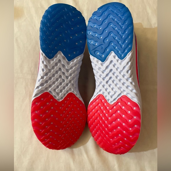 Nike Legend react size 6 Y - Picture 7 of 7